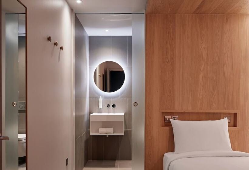 Номер Стандарт, Zedwell Piccadilly Circus