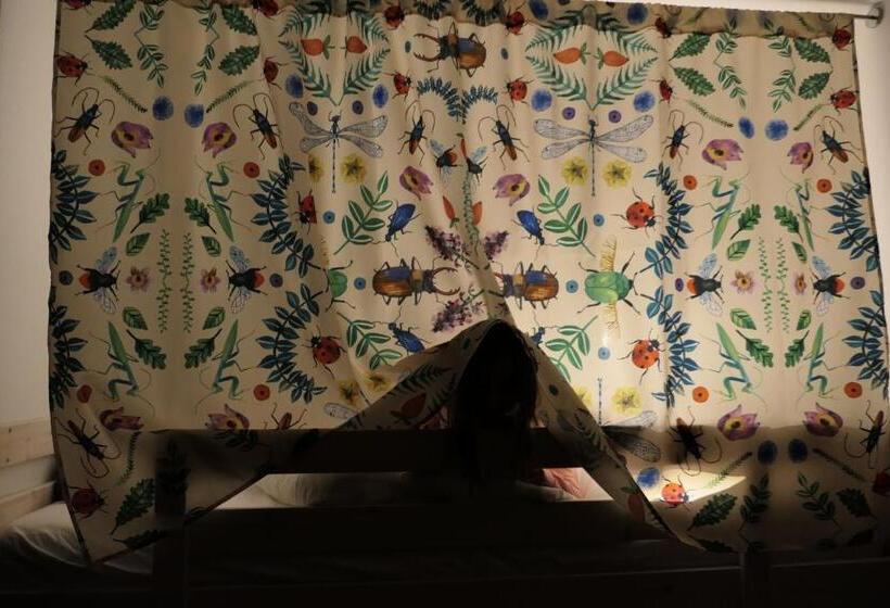 تختخواب در اتاق مشترک, Hostel Zahrada Mikulov