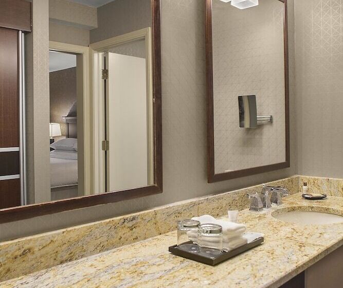 Люкс Клуб, Sheraton Suites Akron Cuyahoga Falls