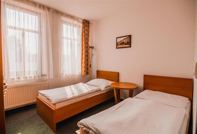 家庭间, Krajka