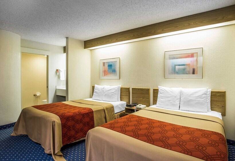 Номер Стандарт 2 Двуспальные Кровати, Econo Lodge Denver International Airport