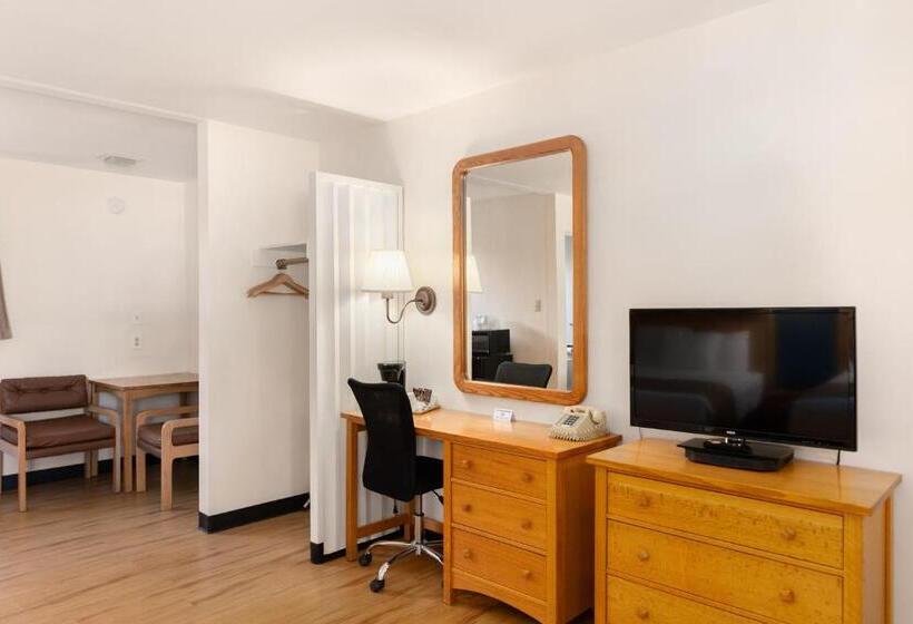 Номер Стандарт, Skylark Shores Resort