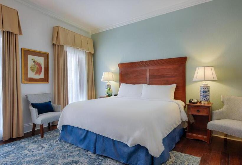 Chambre Standard Lit King Size Adaptée aux Personnes à Mobilité Réduite, Voco St James Hotel, An Ihg