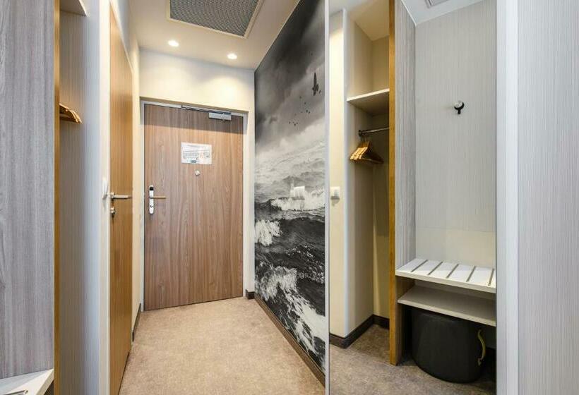 Номер Стандарт, Holiday Inn Express   Rzeszow Airport, An Ihg