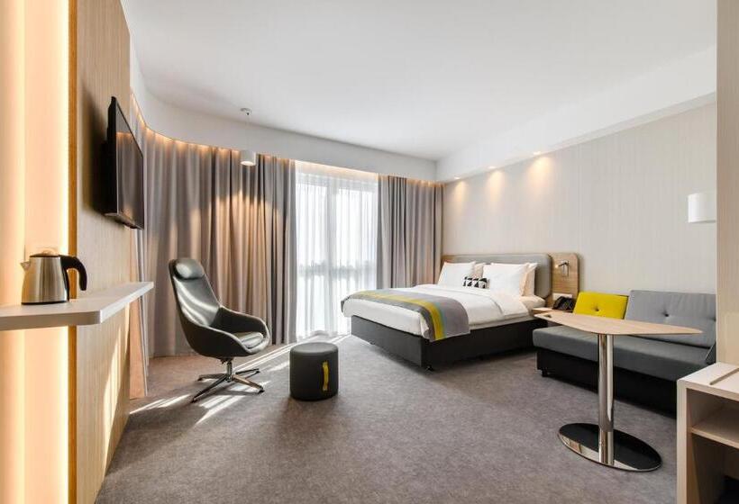 Номер Стандарт, Holiday Inn Express   Rzeszow Airport, An Ihg
