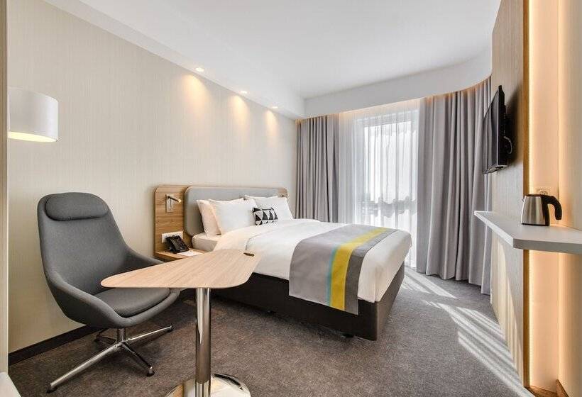 Номер Стандарт, Holiday Inn Express   Rzeszow Airport, An Ihg