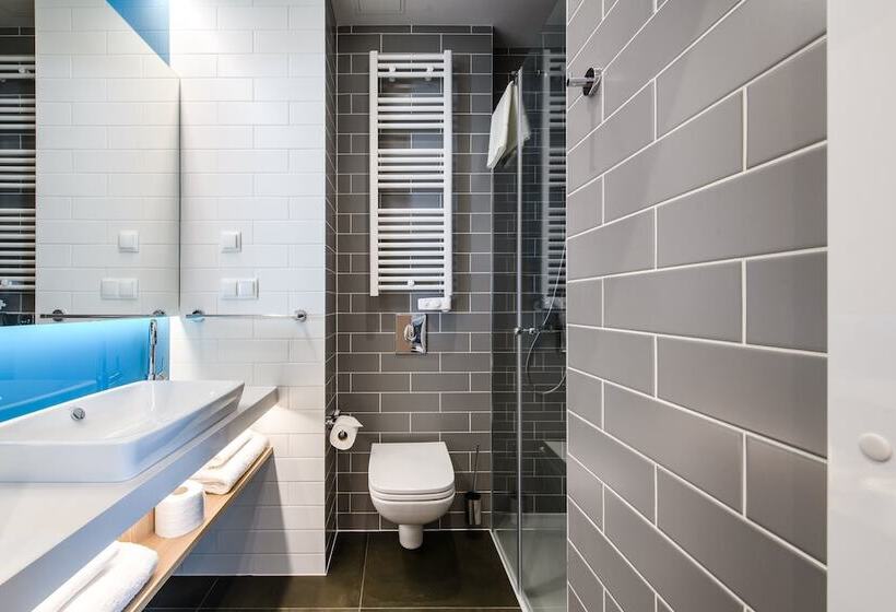 Номер Стандарт, Holiday Inn Express   Rzeszow Airport, An Ihg