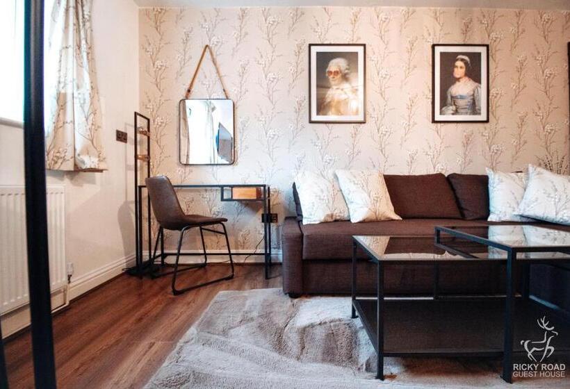 Студия Superior, Ricky Road Guest House   Wizard Studio Room Available To Book Now