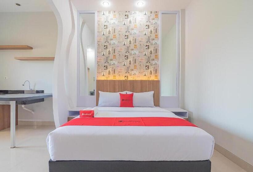 Номер Deluxe, Reddoorz Plus Near Taman Budaya Samarinda