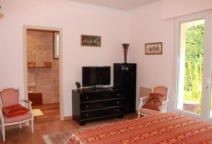 Номер Deluxe, La Villa Topi