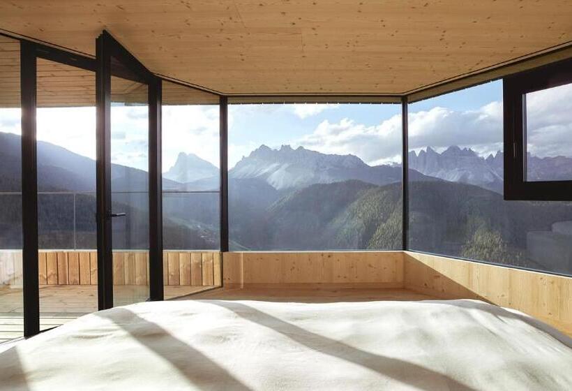 سوئیت پرزیدنت, Forestis Dolomites