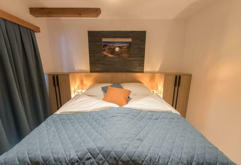 اتاق استاندارد با بالکن, Guesthouse Lajnar
