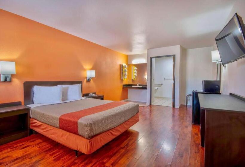 장애인을 위한 스탠다드 룸, Motel 6santa Nella, Ca  Los Banos