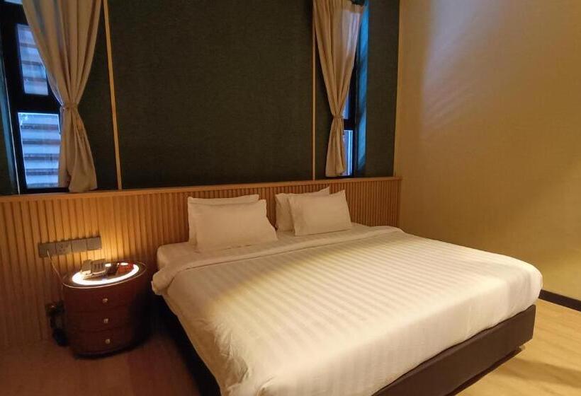 Президентский Люкс, Urban Inn Alor Setar