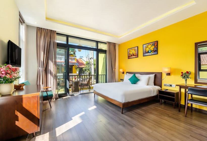 اتاق استاندارد با چشم‌انداز استخر, Villa Soleil Hoi An