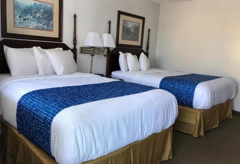 Номер Deluxe, Travelodge By Wyndham Cape Cod Area