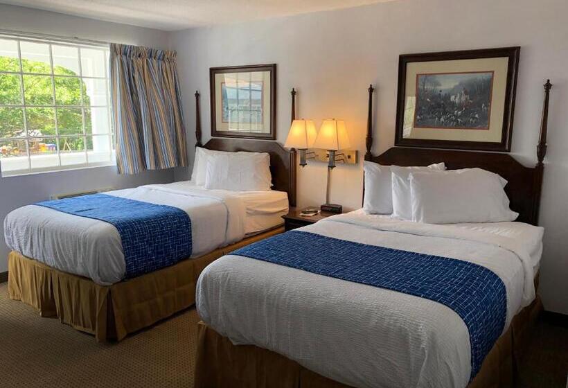 Номер Deluxe, Travelodge By Wyndham Cape Cod Area