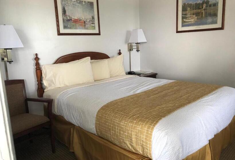 Номер Стандарт, Travelodge By Wyndham Cape Cod Area
