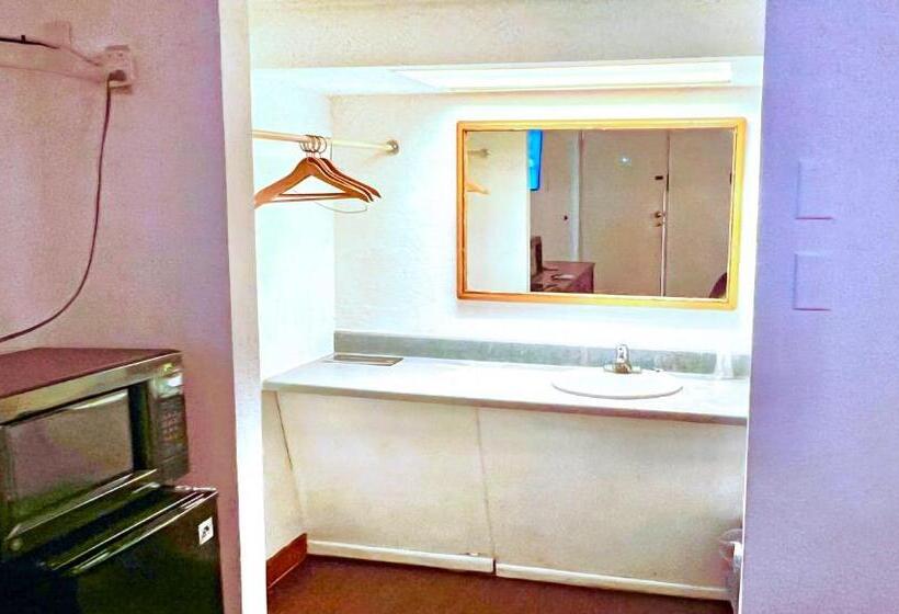 带2个双人床的标准工作室, Thunderbird Motel Hillsboro