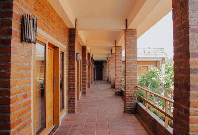 اتاق لوکس با تخت بزرگ, Govardan Home Stay