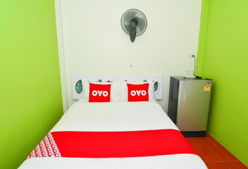 Номер Deluxe, Pattaraporn Hotel By Oyo Rooms