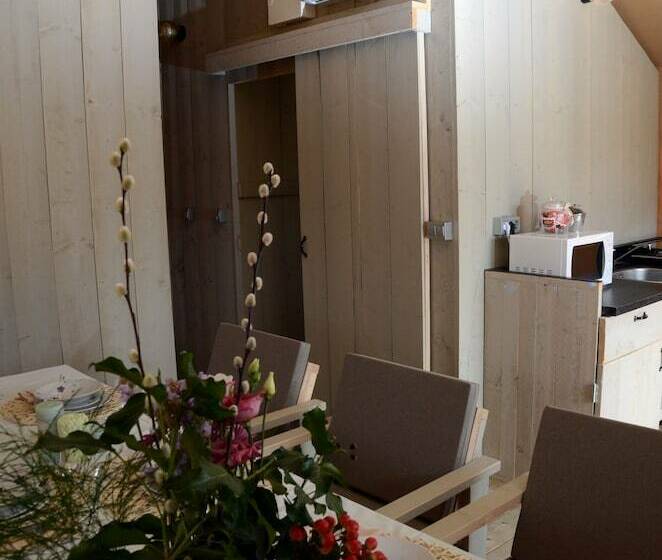 چادر با خدمات رفاهی استاندارد, Grande Glamping