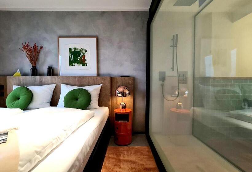 高级大房间, Koncept Hotel International