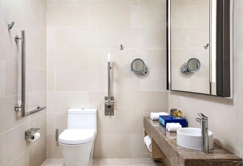 标准间带双人床, Four Points By Sheraton Wuchuan, Loong Bay