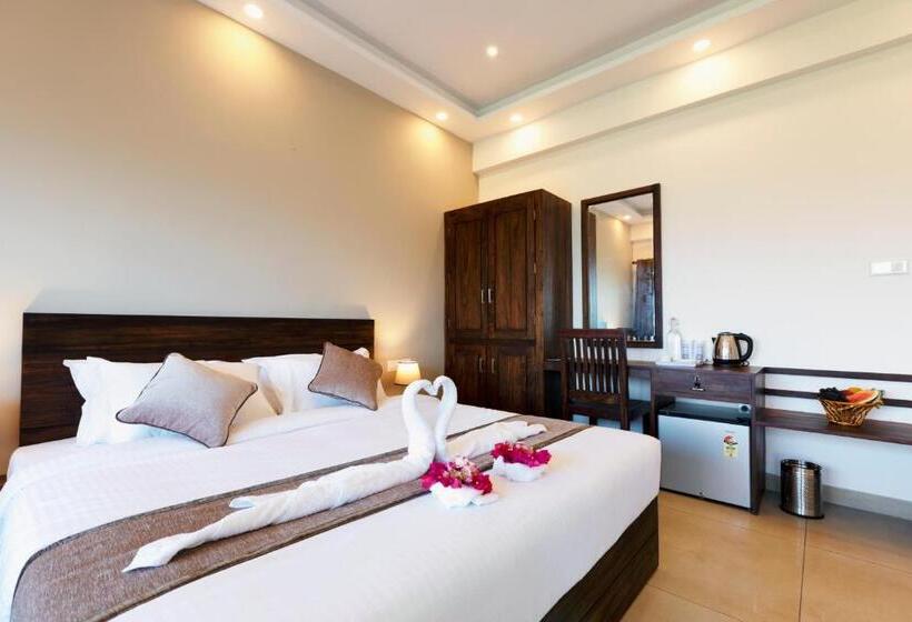 اتاق لوکس با بالکن, Pleasant Hill Resort