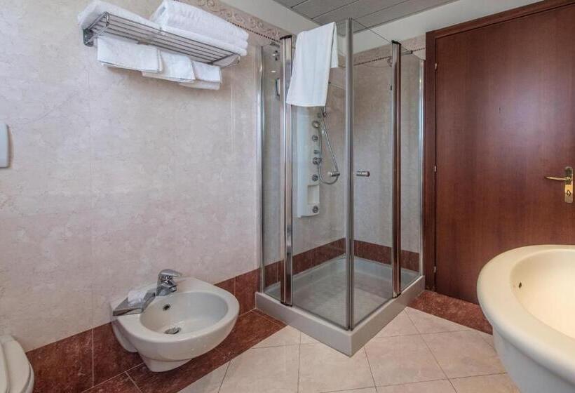 Трехместный Номер Комфорт, Admiral Hotel Villa Erme