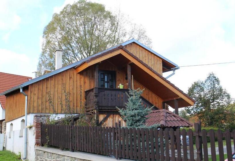 Дом 1 Спальня, Jiřičná