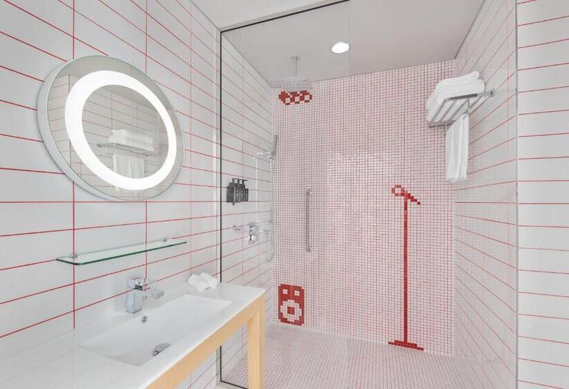 اتاق استاندارد, Radisson Red Dubai Silicon Oasis