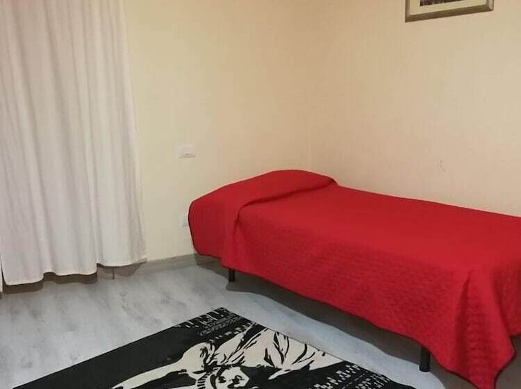 اتاق استاندارد یک تخته با سرویس بهداشتی مشترک, Atrium Rooms