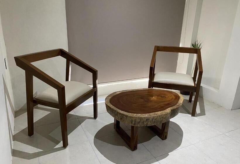 غرفة قياسية سرير كينج, Cuxos Hotel Beachfront