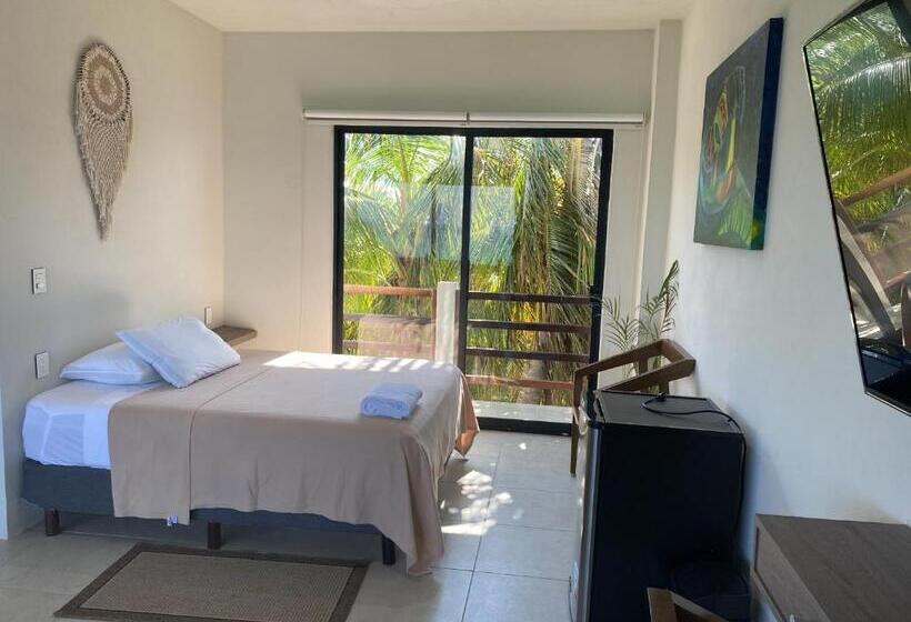 غرفة قياسية رباعية مطلة على البحر, Cuxos Hotel Beachfront