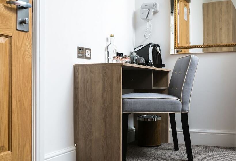 Трехместный Президентский, Park Avenue J Hotel London Hyde Park