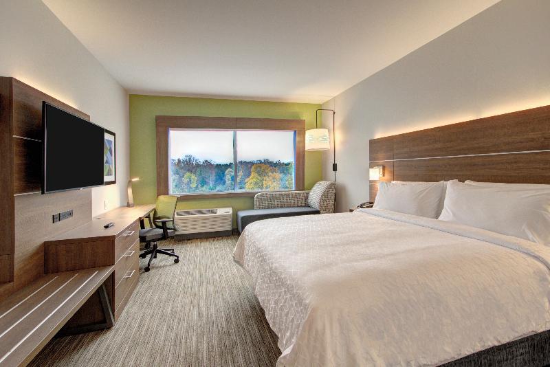 带大床的标准间, Holiday Inn Express & Suites Charlotte Southwest, An Ihg
