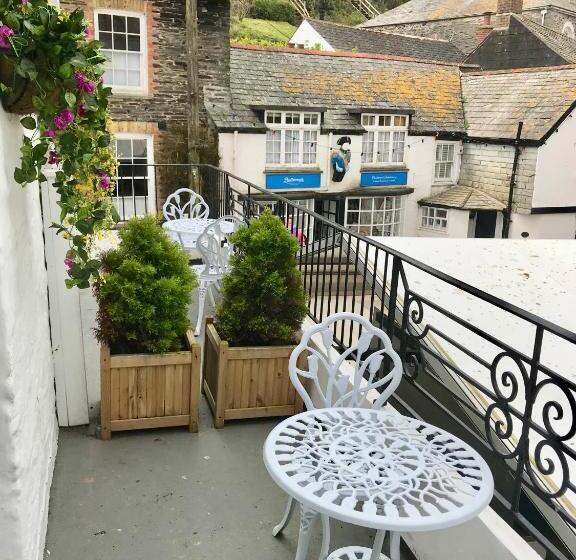 غرفة قياسية مطلّة علي البحر مزوَّدة بشُرفة, The Slipway B&b