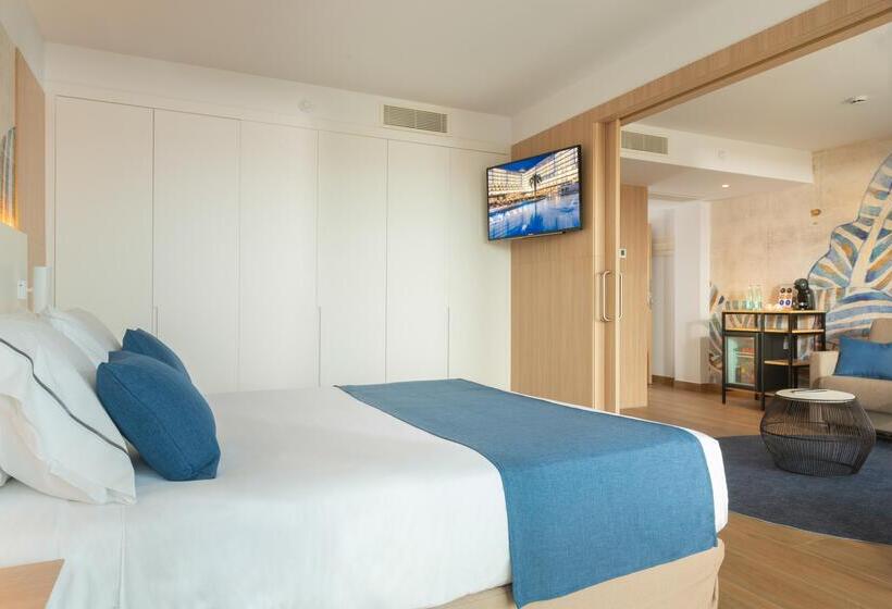 סוויטה משפחתית, L'Azure Hotel 4* Sup