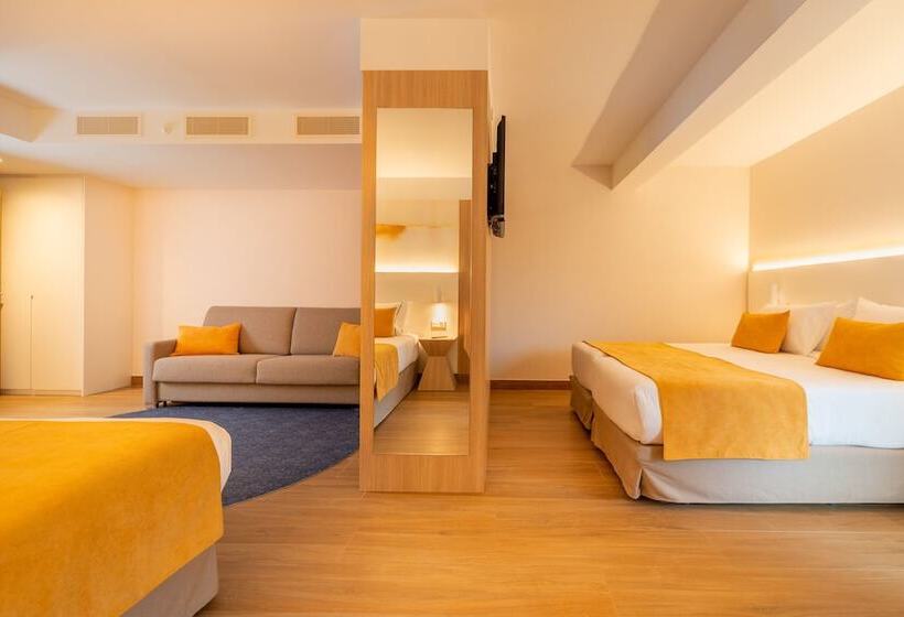 חדר משפחתי נוף לבריכה, L'Azure Hotel 4* Sup