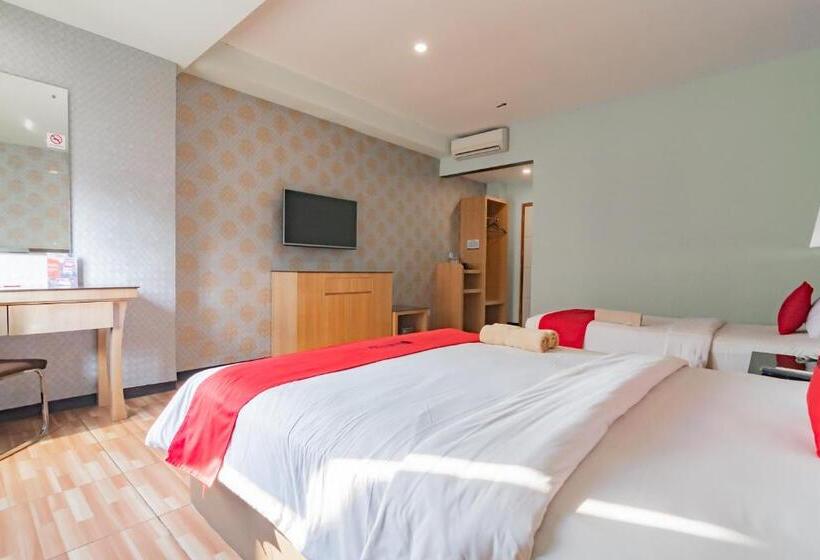 Семейный Номер, Reddoorz Premium Near Bandung Station