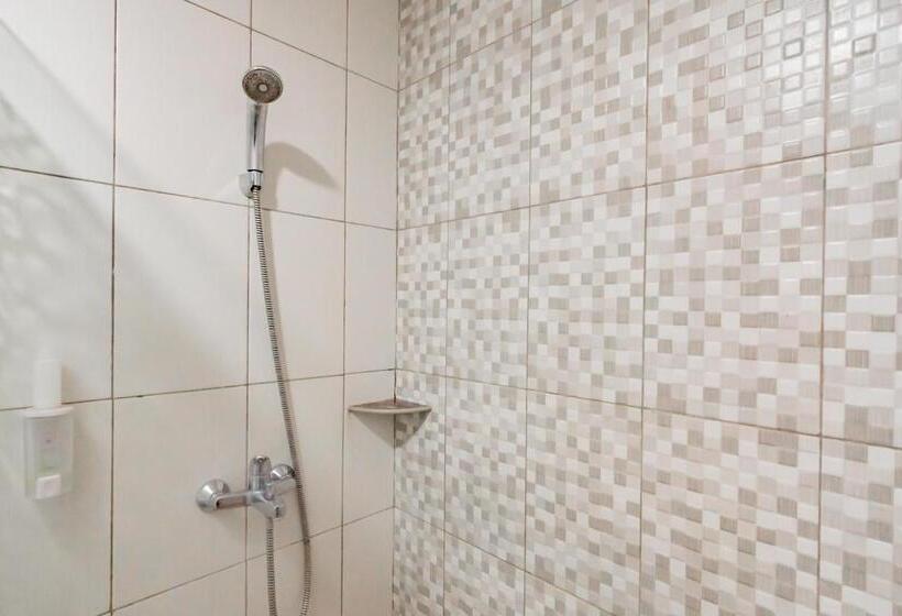 Семейный Номер, Reddoorz Premium Near Bandung Station