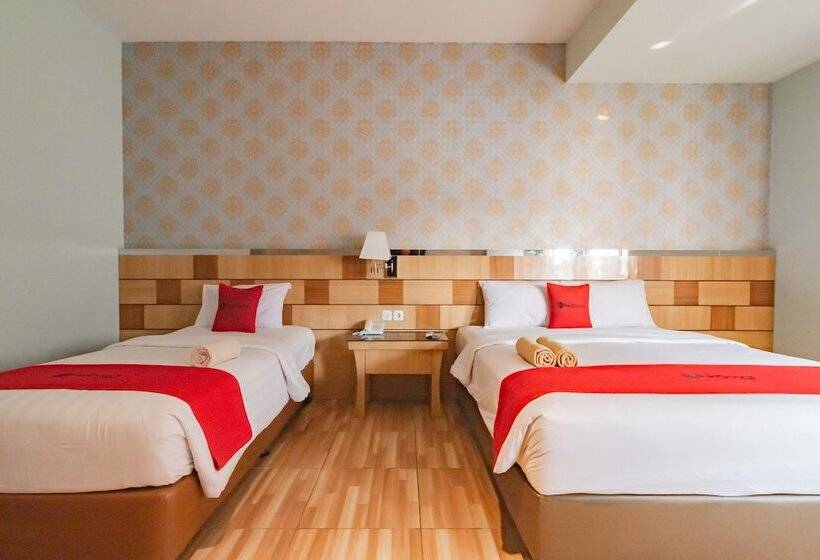 Семейный Номер, Reddoorz Premium Near Bandung Station