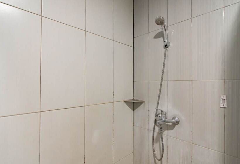 Семейный Номер, Reddoorz Premium Near Bandung Station
