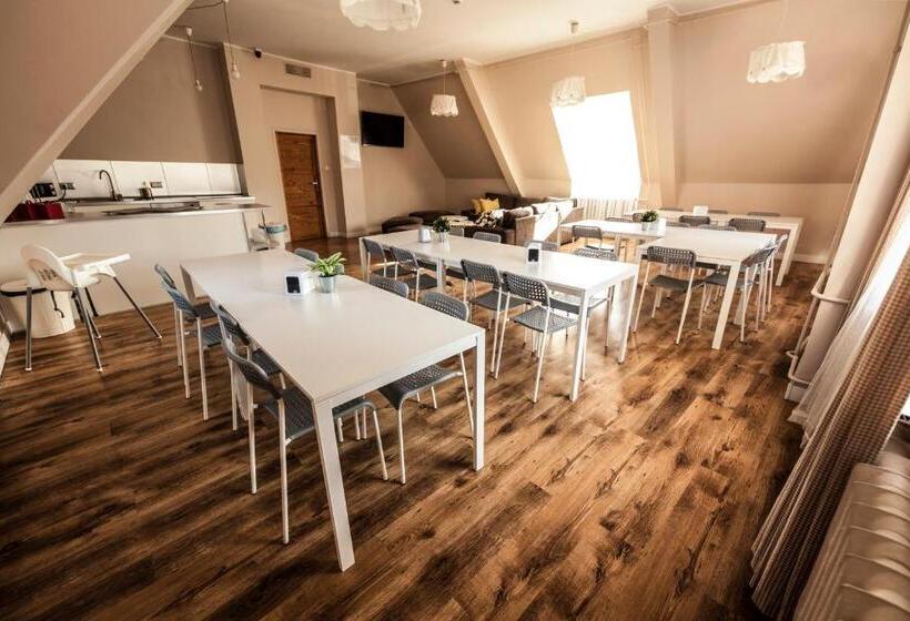 اتاق استاندارد یک تخته با سرویس بهداشتی مشترک, Bi Pi Hostel