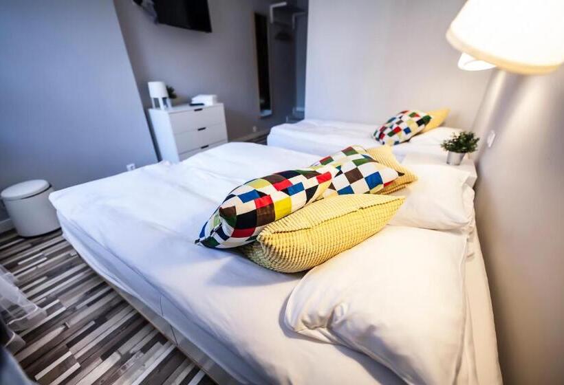 اتاق لوکس, Bi Pi Hostel