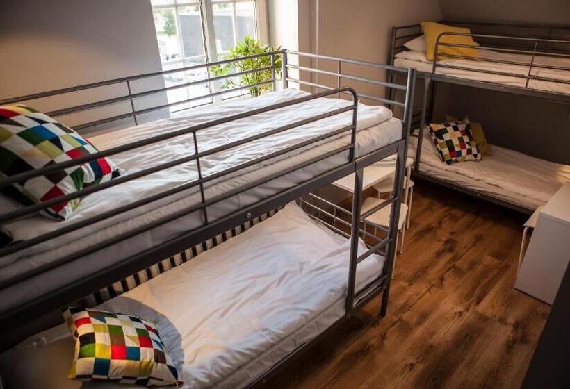 تختخواب در اتاق مشترک, Bi Pi Hostel