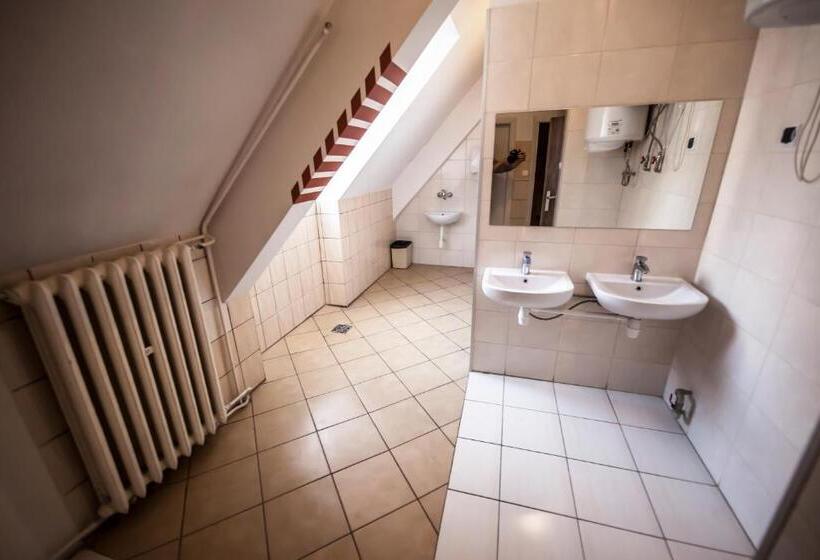 اتاق اکونومی یک تخته, Bi Pi Hostel