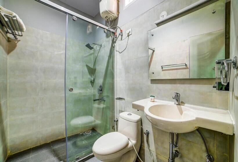 חדר סטנדרט עם מיטת קינג, Sahastradhara Riverresort