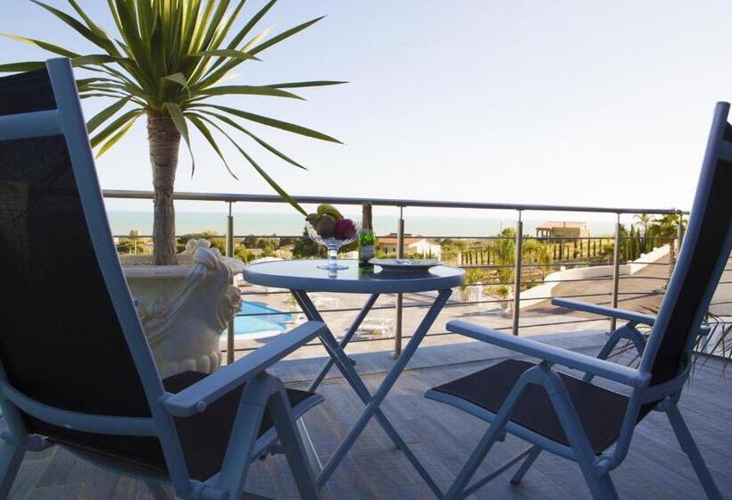 Номер Deluxe Вид на Море, Villa La Perla